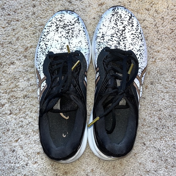 Asics Running Shoes - Picture 6 of 8